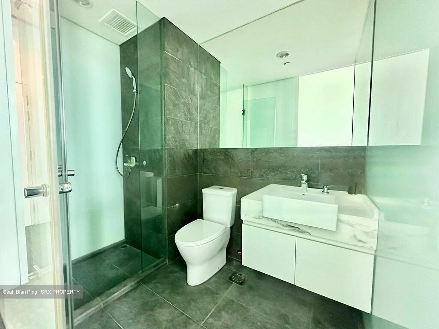 Arc 380 (D8), Office #473006791